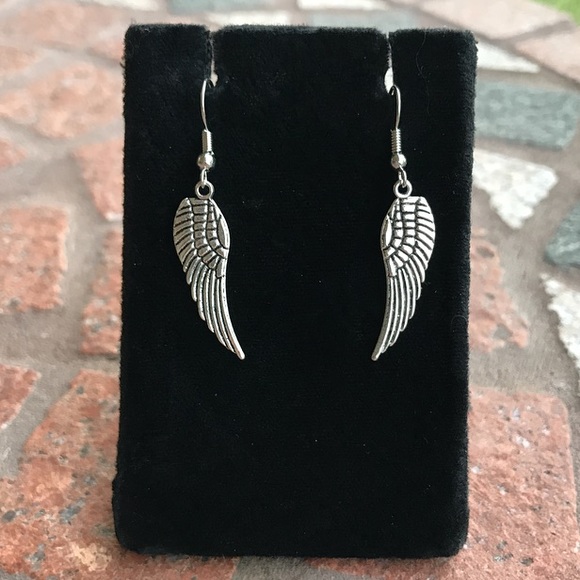 🔴 Angel wings earrings . silver plated dangly wing feather  earrings - Picture 6 of 10